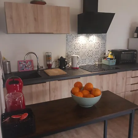 3 Pieces Proche Centre * Ντιζόν